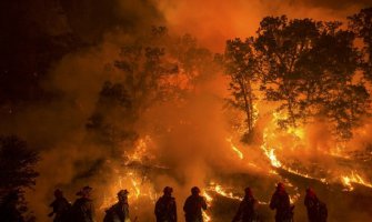 Vatrena stihija guta Kaliforniju (Foto)