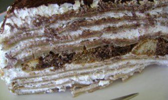 Ukusna tiramisu torta od palačinki