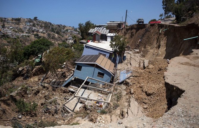 Majka i petoro djece stradali u klizištu