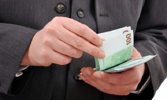 Plate funkcionerima MUPa uvećane od 352 do 1.070 eura