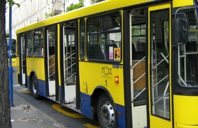 Dvogodišnjak izašao iz vrtića i ušao u autobus