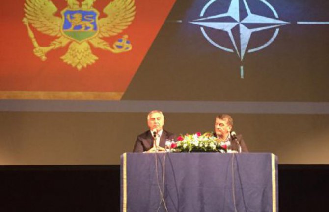 Đukanović: Indikativno  je ko pokušava da onemogući javne rasprave