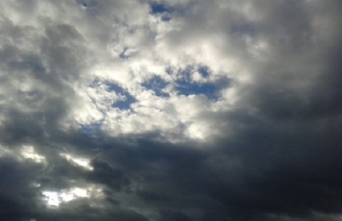 Danas oblačno sa kišom