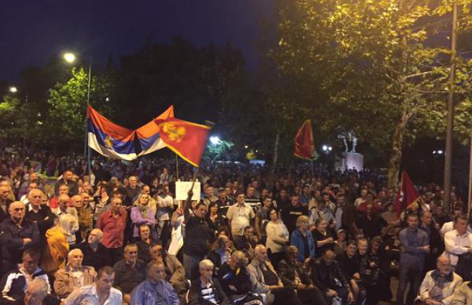 Protesti: Šesti dan na betonu dokaz upornosti