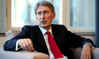 Hamond upozorio da će Britanci napustiti EU