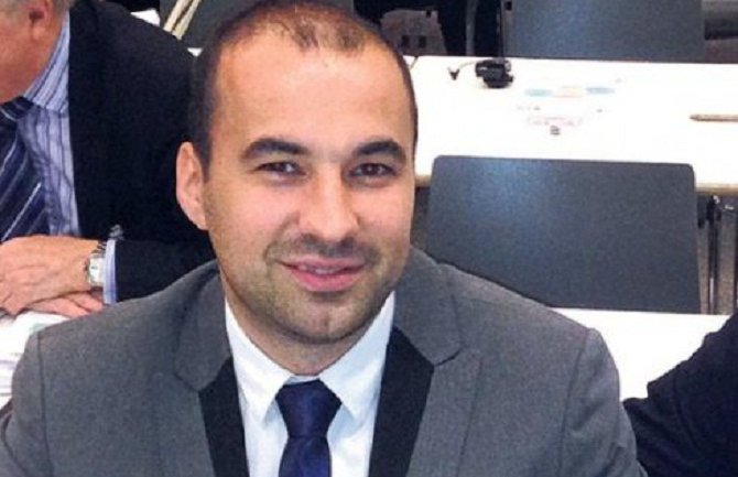 Rađenović: Amfilohije dolazi sa kišom