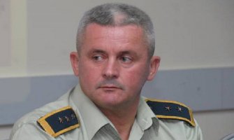 Čobeljić zatražio od Vujanovića da povuče Zakon o Vojsci CG