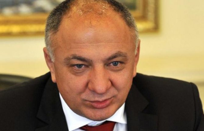 Lazović Vujoviću:  Alibi za neuspjeh ne tražite u Vladi Crne Gore