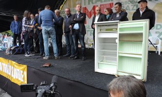 Poslanici Demokratskog fronta da podnesu ostavke