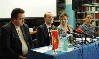 Ekonomski stabilna žena ekvivalent ekonomski stabilne države