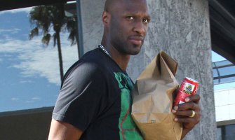 Košarkaš Lamar Odom se probudio i poručio ženi da je voli