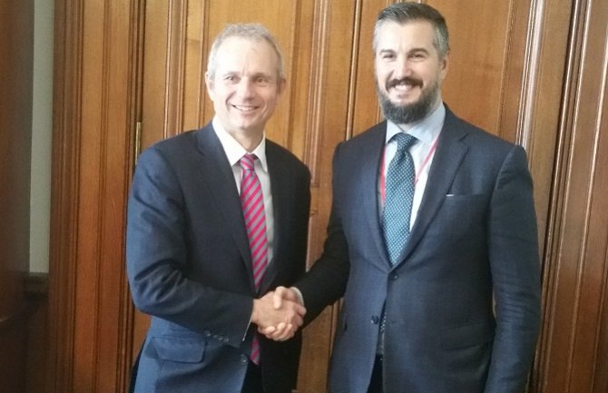 London: Crna Gora na dobrom putu prema članstvu u EU