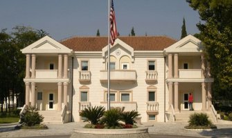 Ambasada SAD: Vlada nedvosmisleno da osudi masakr u Srebrenici i nazove ga genocidom