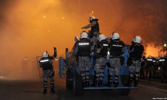  Lideri opozicije iznevjerili građane, policija prekoračila ovlašćenja i mučila