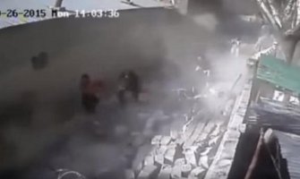 Avganistan: Raste broj mrtvih, snimljen trenutak zemljotresa (Video)