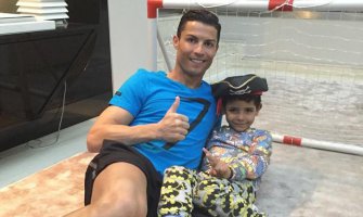 Ronaldo: Mom sinu nije potrebna majka