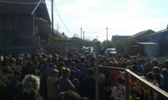 SOLIDARNOST:Građani spriječili iseljenje porodice u Zagoriču