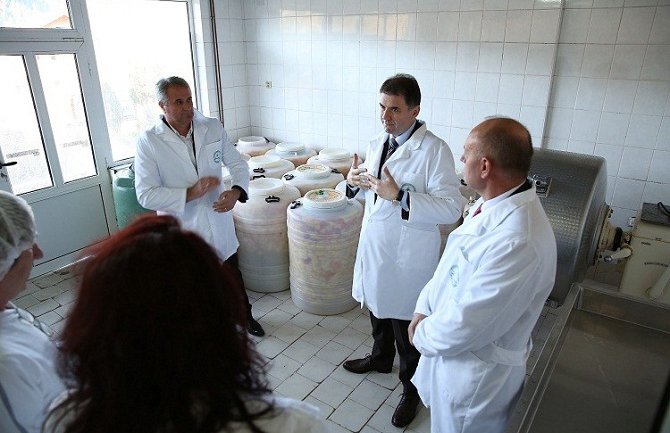 Poljoprivredni proizvođači pažljivo da biraju projekte u skladu s Vladinom politikom