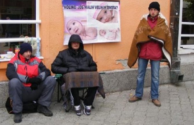 Roditelji štrajkuju glađu: Suspenzija ljekara ili smrt