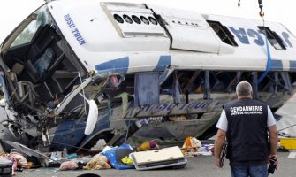  Poginula trojica rukometaša u sudaru autobusa i kamiona