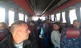  Dobrovoljni povratak 6 porodica na Kosovo