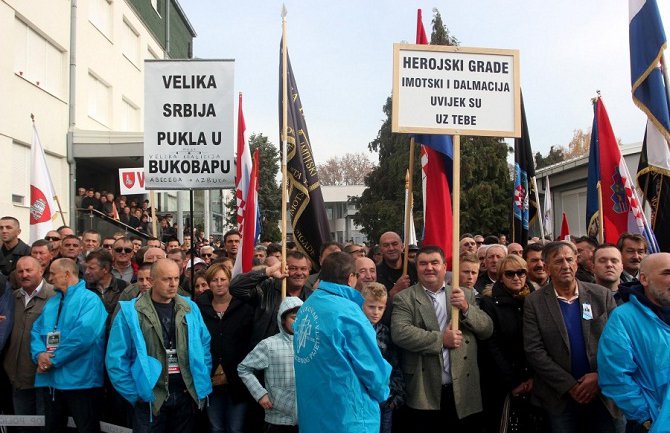  Oko 50 hiljada ljudi u Vukovaru obilježava Dan sjećanja