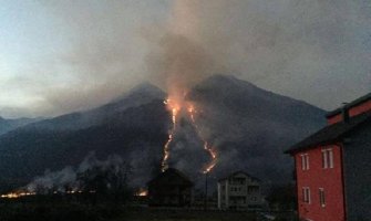 U Gusinju izbio veliki požar (FOTO)