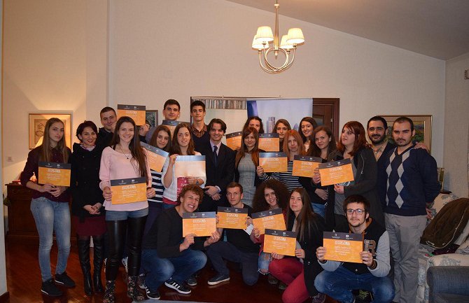 Škola ljudskih prava: Diplome za 23 srednjoškolca