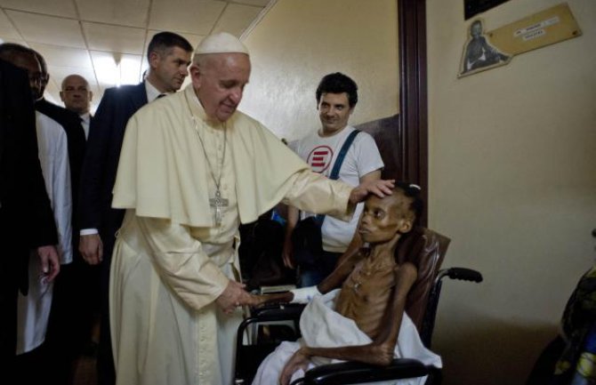 Papa: Muslimani i hrišćani su braća