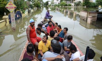 U poplavama u Indiji život izgubilo 269 osoba