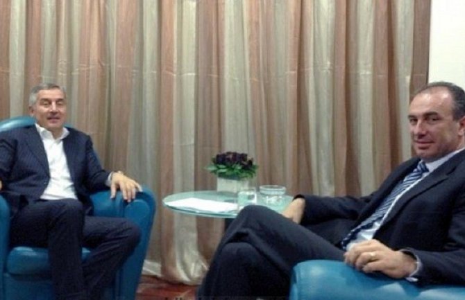 Pregovarali DPS i Đekina koalicija