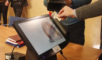 Predstavljen aparat za elektronsku identifikaciju birača, neće biti dvostrukog glasanja