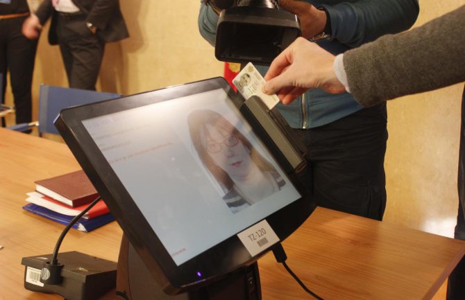 Predstavljen aparat za elektronsku identifikaciju birača, neće biti dvostrukog glasanja