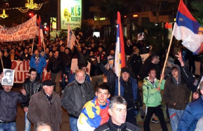 Još jedan debakl  DF-a na preksinoćnom anti NATO protestu