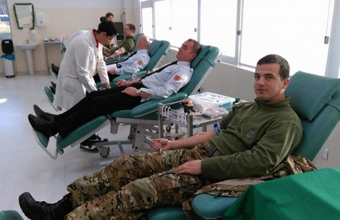 Pripadnici Vojske počeli višednevnu akciju dobrovoljnog davalaštva krvi