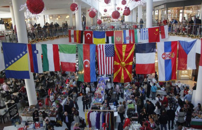 Bozićni bazar: Sakupljeno 36 hiljada eura