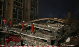 Klizište uništilo 33 zgrade, spasioci tragaju za 91 osobom