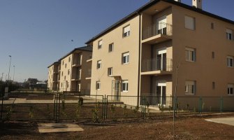 Romima sa Konika uručeni ključevi stanova