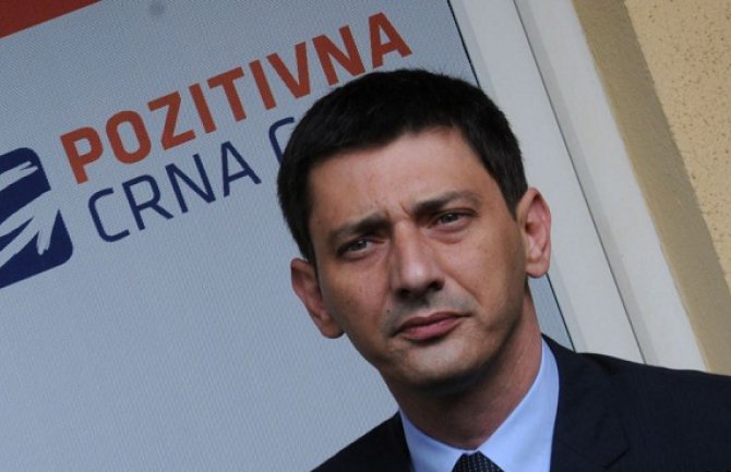  Božić  simbolizuje radost rađanje i stvaranje