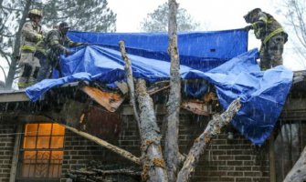 14 mrtvih u naletu oluja i tornada u SAD