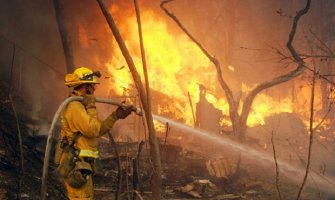 U požarima u Australiji uništeno više od 100 kuća