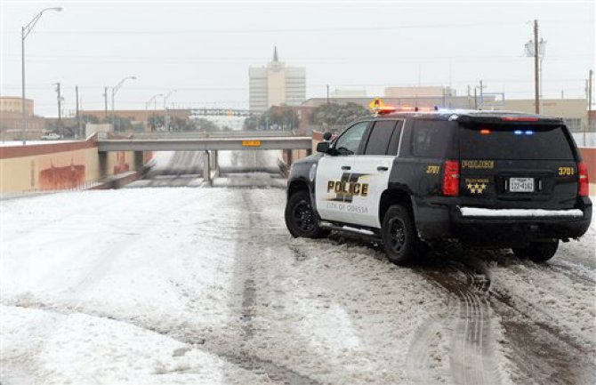 SAD: Oluje odnijele najmanje 44 života tokom božićnih praznika