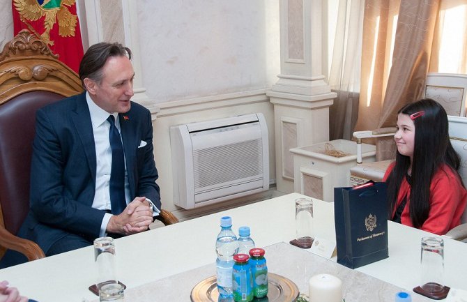 Temelj države leži na snažnim i hrabrim ljudima koje CG ima