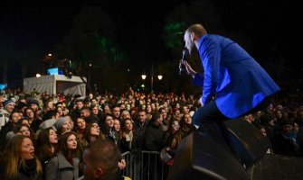 Budva: Džiboni i Danijel Alibabić zagrijali 20.000 ljudi