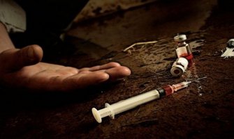  Uz njega pronađena poruka, novac i špric