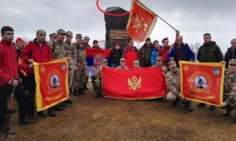 Oskrnavljen spomenik mojkovačkim junacima na Bojnoj njivi