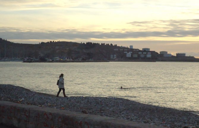 Januarsko kupanje u Baru(FOTO)