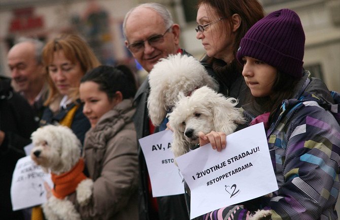 Protesti građana u Vojvodini zbog pirotehnike: Danas petarde, sjutra puške