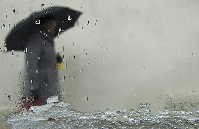 Kišovito, na sjeveru snijeg, jak vjetar