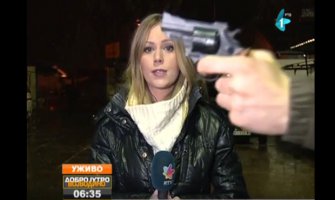 Prijetio pištoljem TV ekipi RTV tokom uključenja(VIDEO)